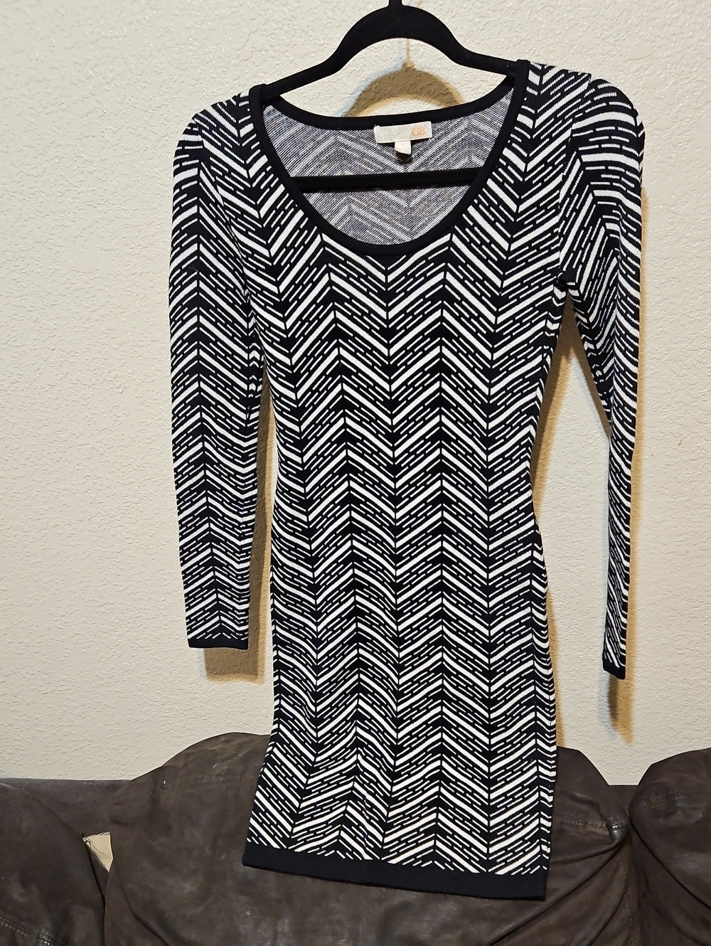 GB Black & White Chevron Long Sleeve Sweater Bodycon Dress